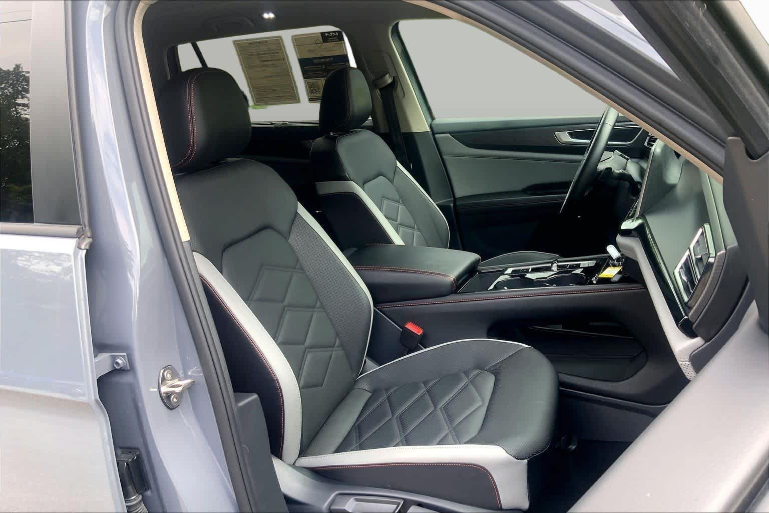 Used 2024 Pure Gray Volkswagen 2.0T Peak Edition SE w/Technology image 8
