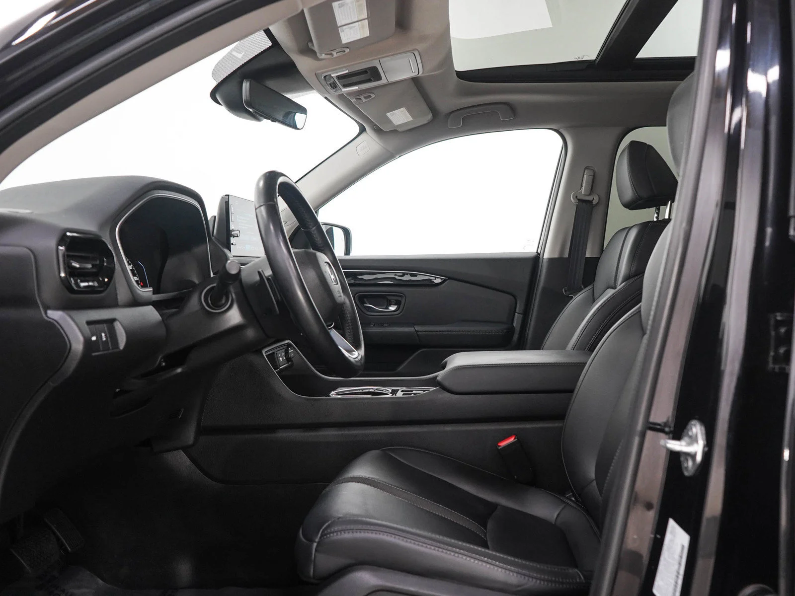 Used 2023 Black Honda 5D WAGON TOURING 4WD image 25