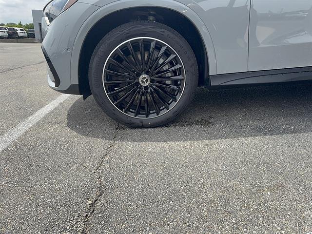 New 2026 MANUFAKTUR Alpine Grey Mercedes-Benz GLC 300 4MATIC® image 7