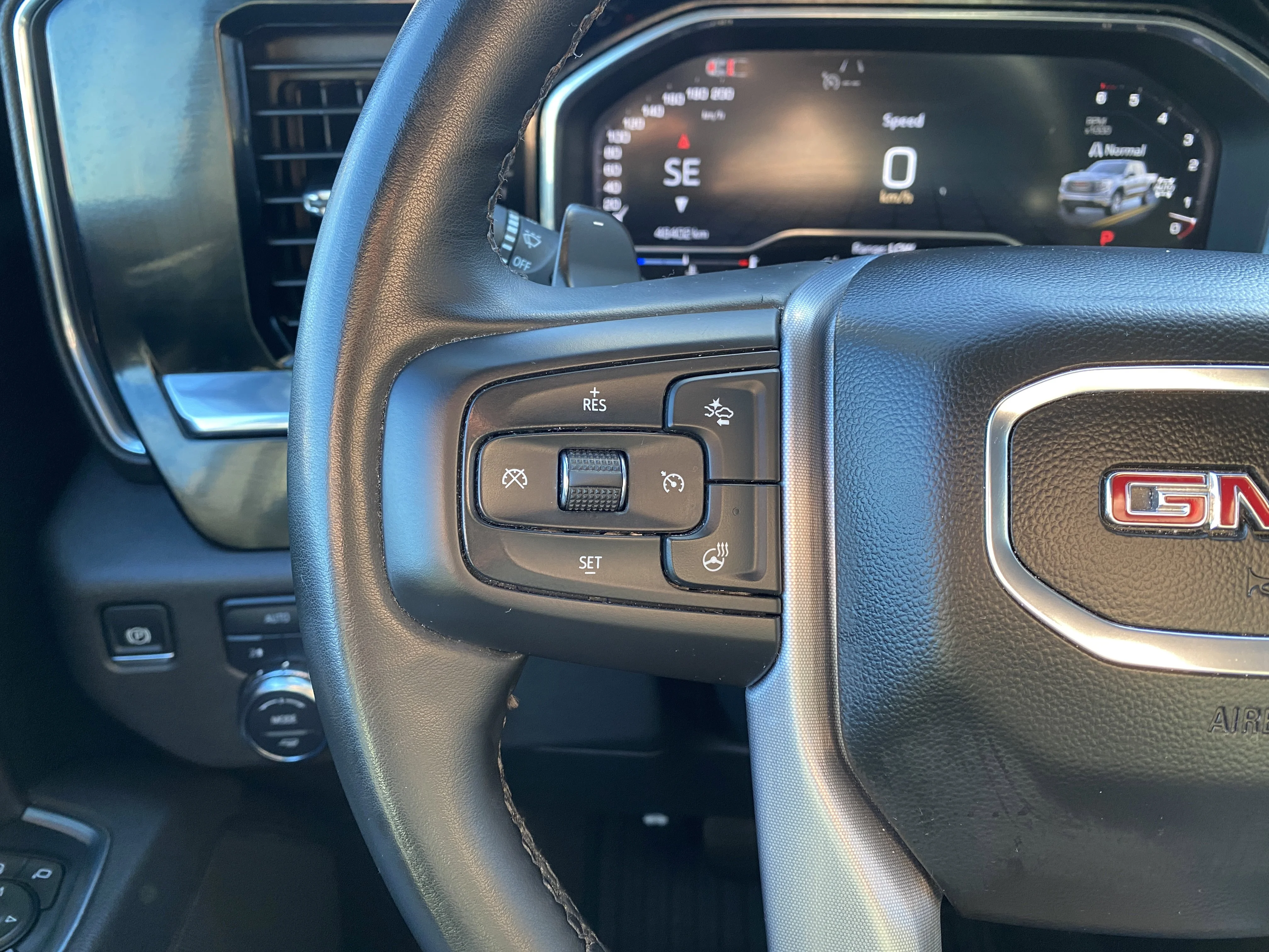 Certified Used 2025 Black GMC Crew Cab Elevation * BUCKETS * 5.3L V8 * image 12