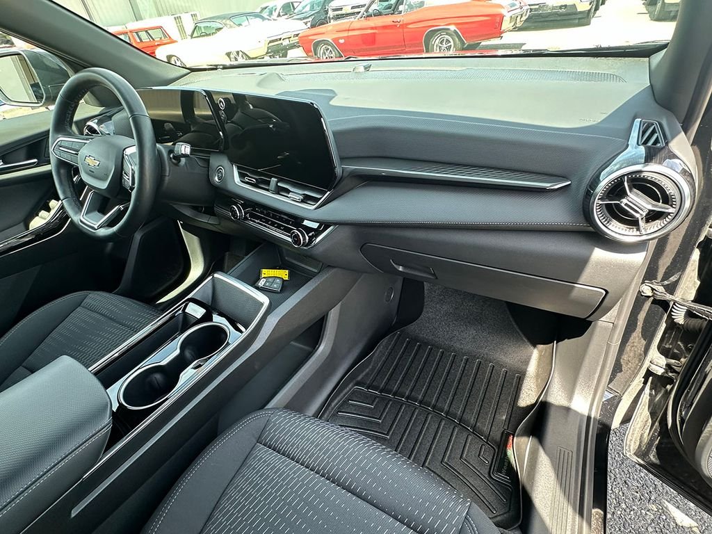Used 2025 Black Chevrolet LT image 28