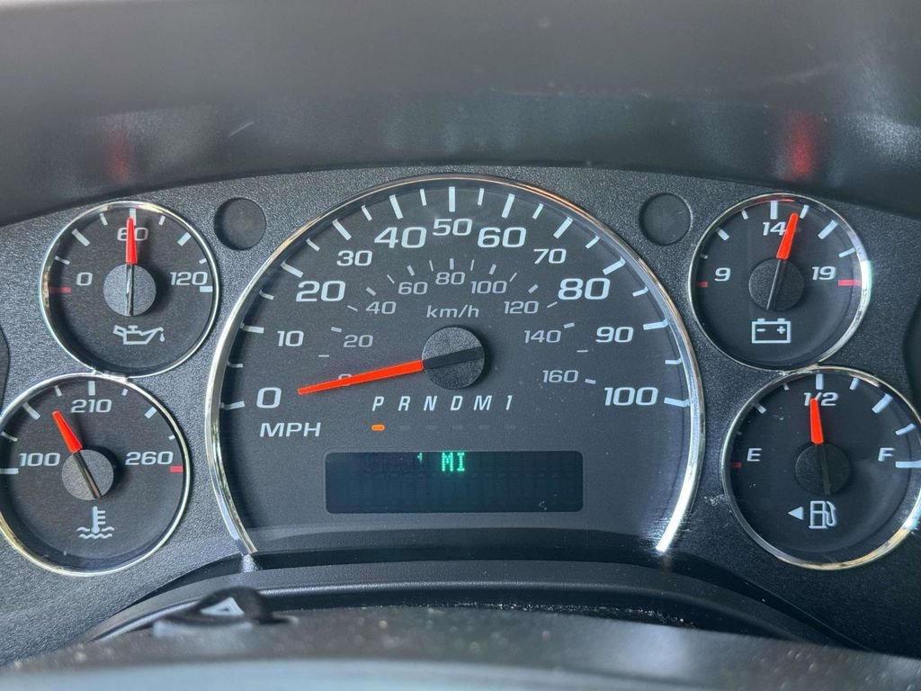 Used 2024 White GMC Work Van image 13