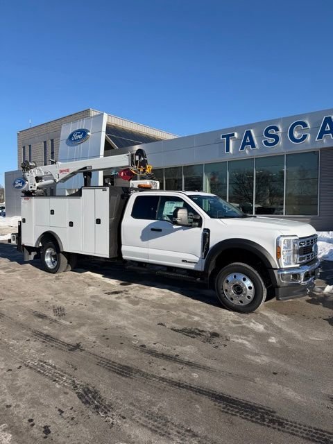 New 2026 Oxford White Ford F-550® XLT image 5