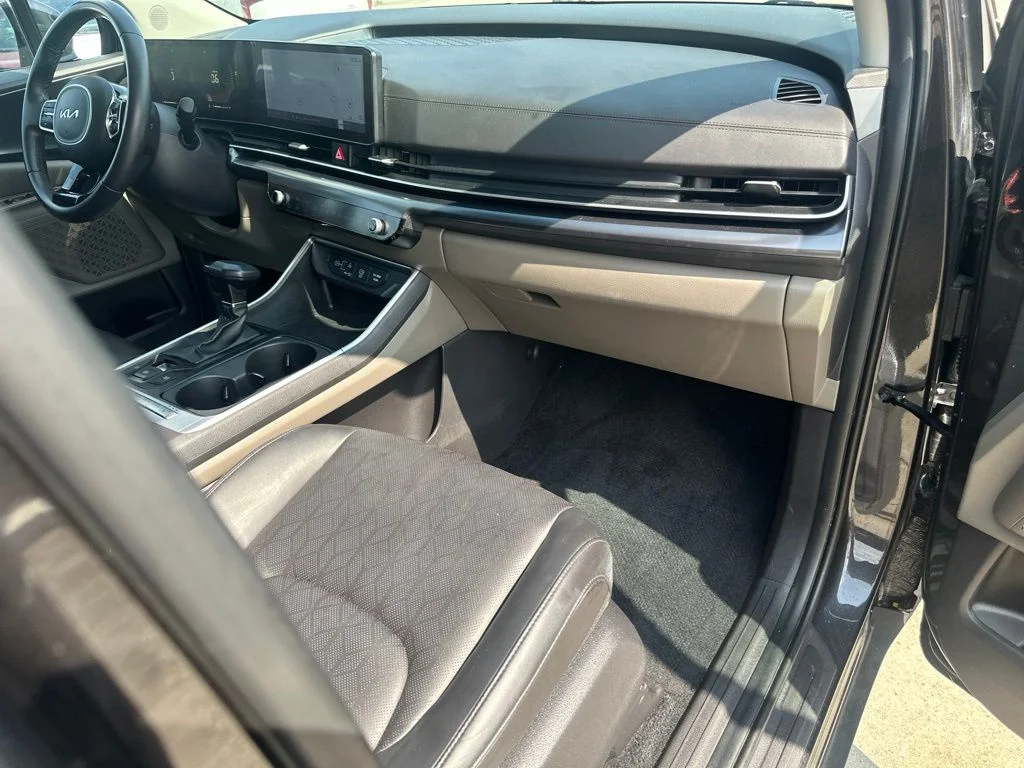 Used 2025 Gray Kia LXS image 26