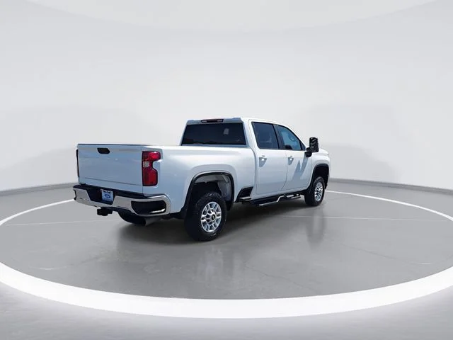 Used 2022 White Chevrolet LT image 7
