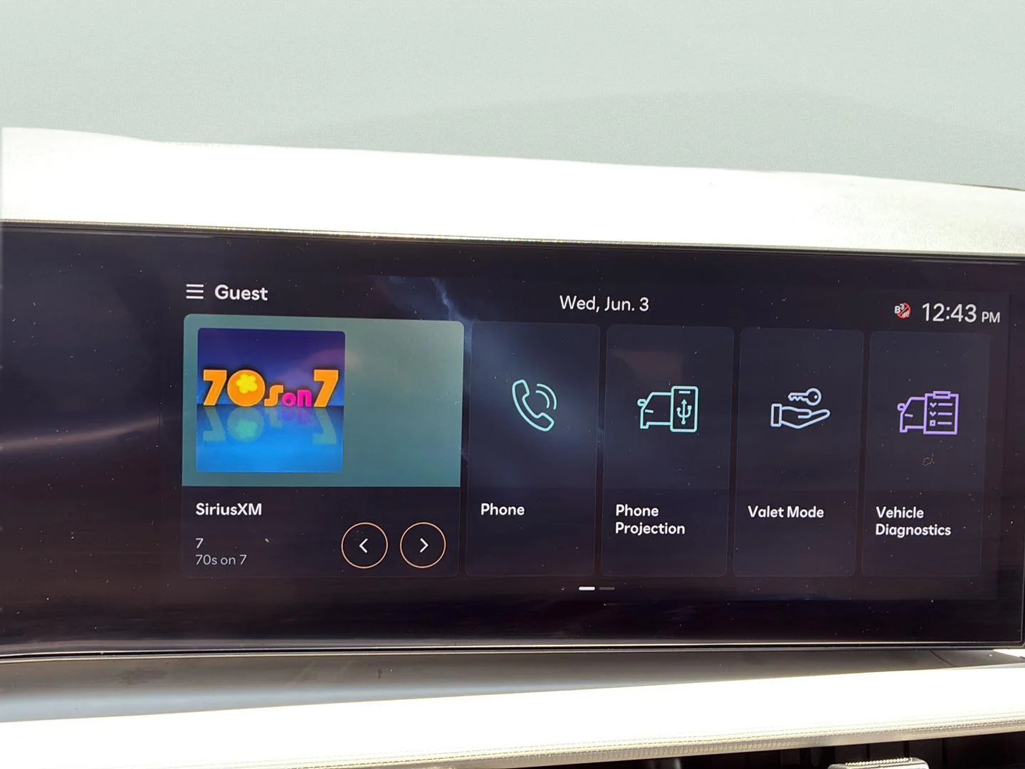 Used 2025 Shimmering Silver Hyundai SEL image 19