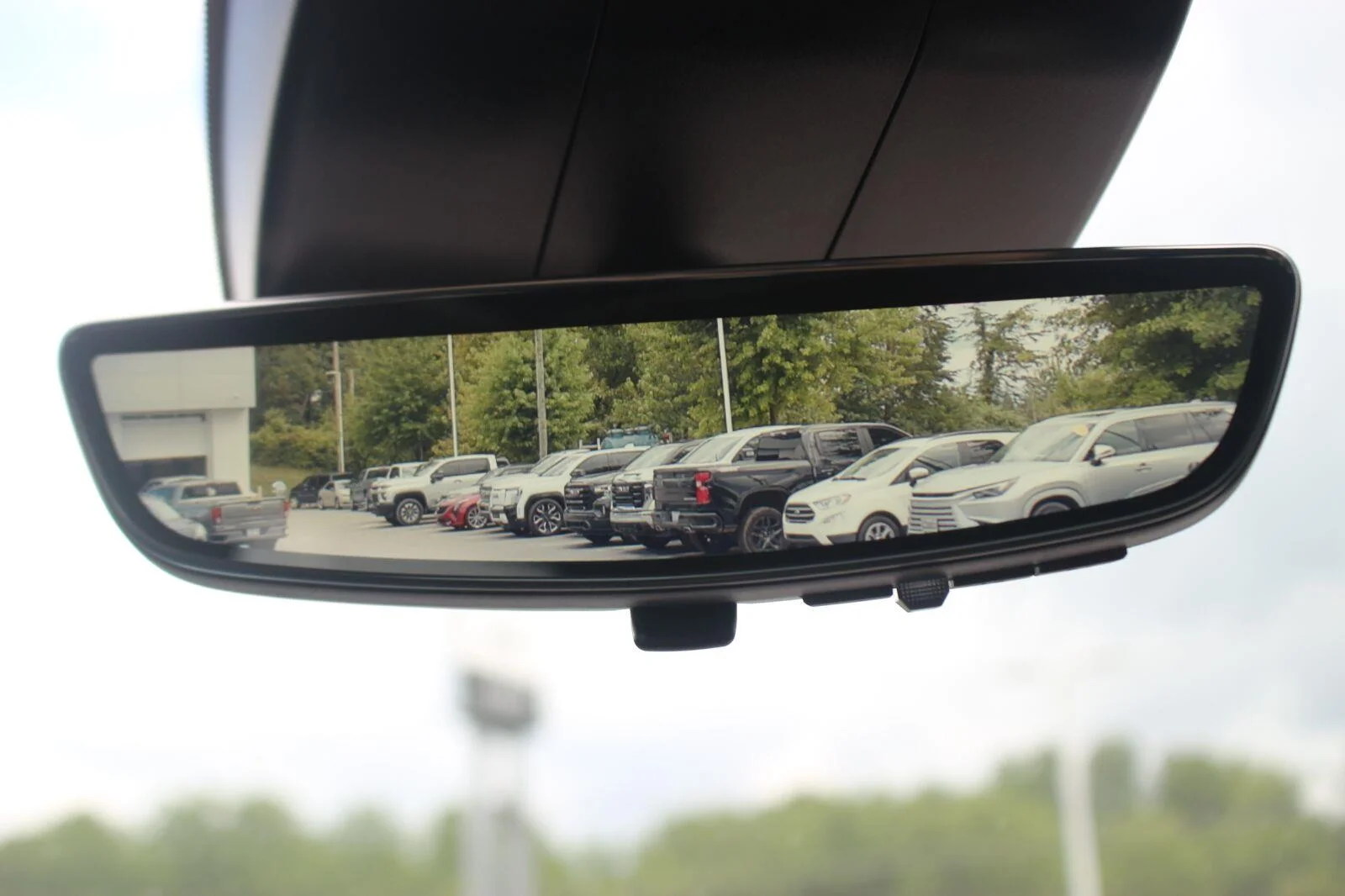 Used 2026 Sterling Metallic GMC Denali image 32