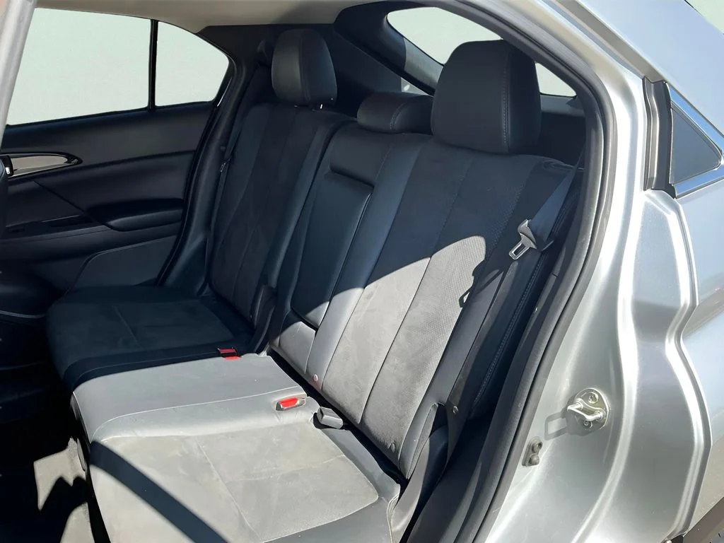 Used 2022  Mitsubishi SE image 29