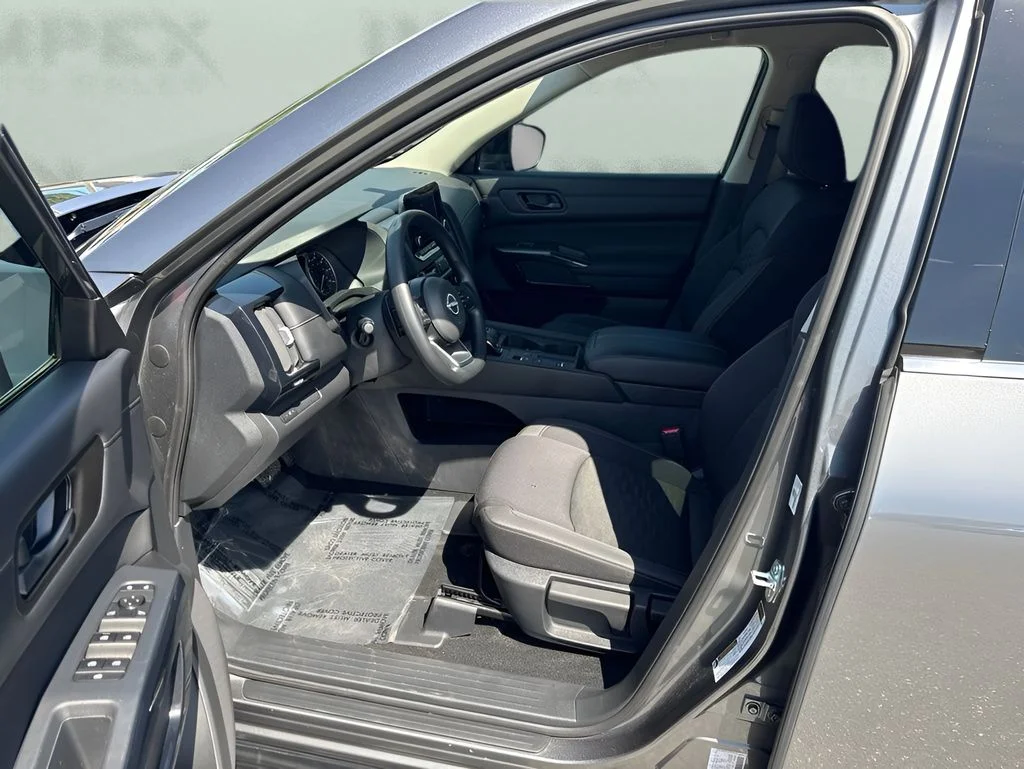 Used 2025 Gray Nissan S image 9