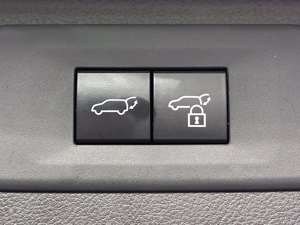 Used 2025 White Toyota Platinum image 34