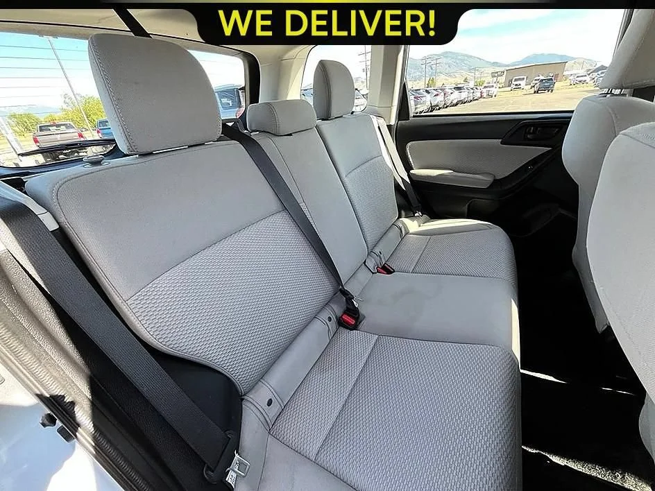 Used 2018  Subaru BASE image 18