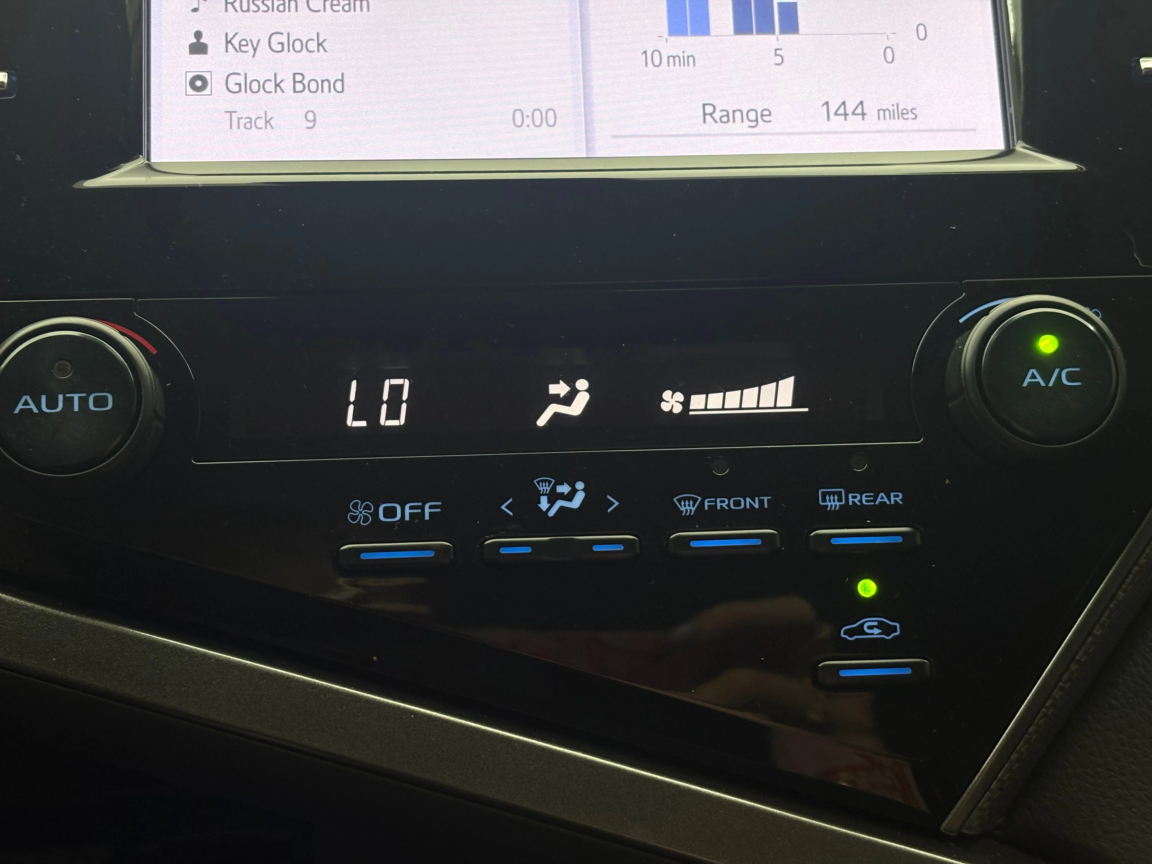 Used 2019 Celestial Silver Metallic Toyota SE image 24
