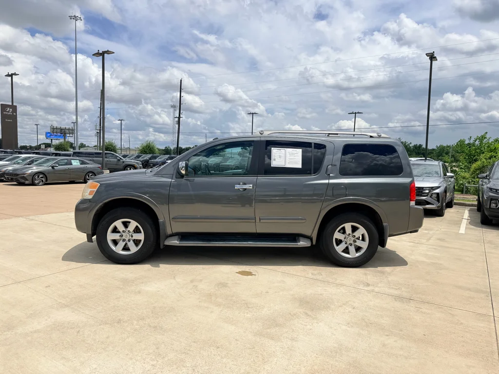 Used 2010 Smoke Nissan SE image 9