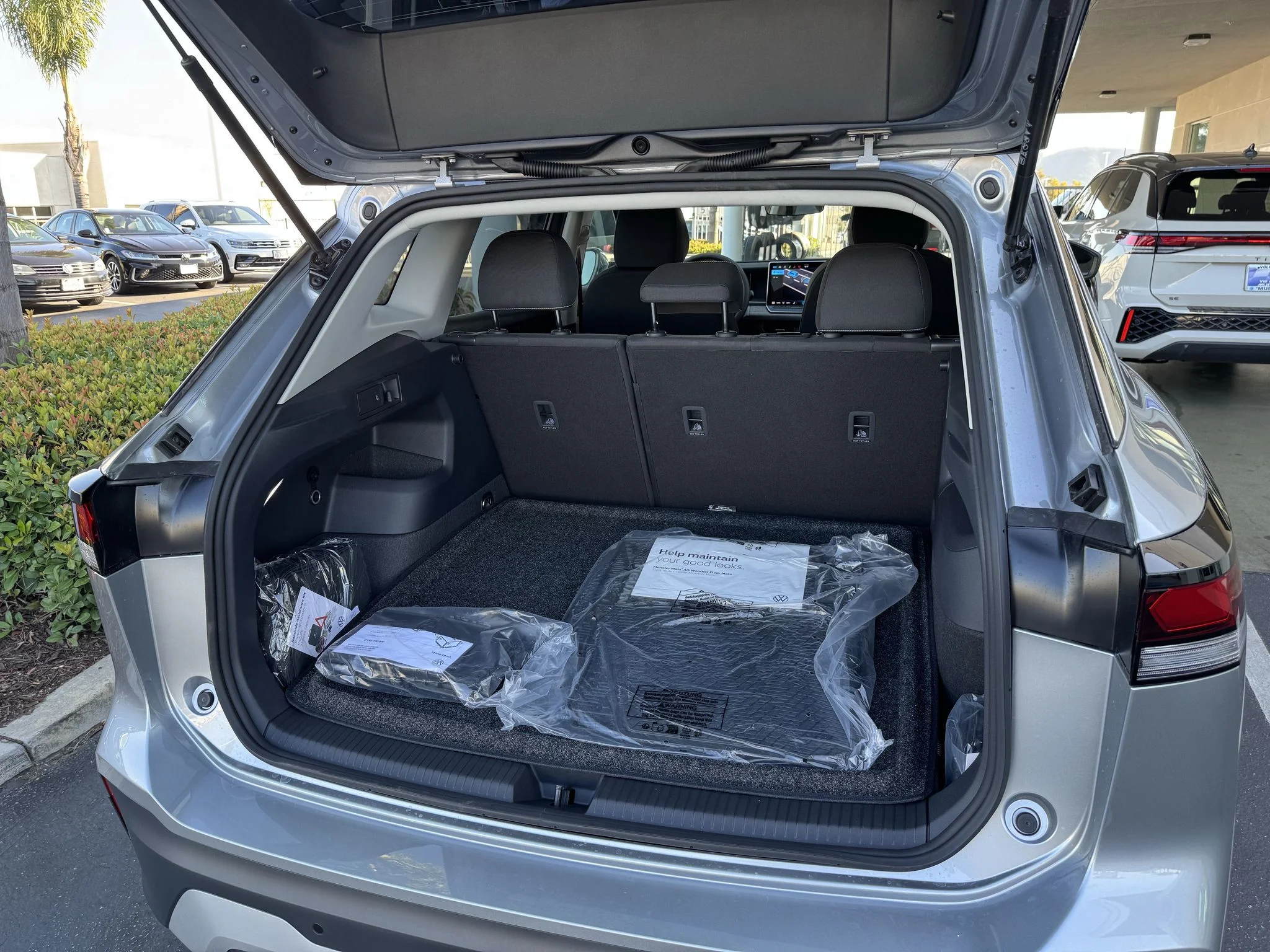 New 2026 Pyrite Silver Metallic Volkswagen S image 32