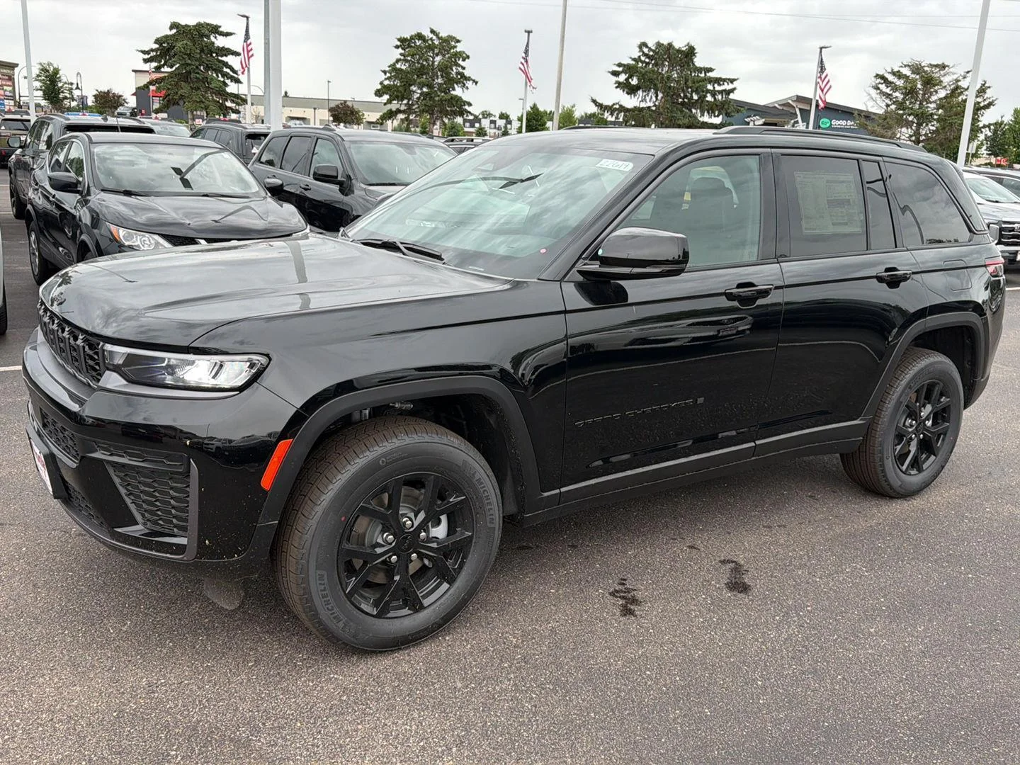New 2026 Diamond Black Crystal Pearlcoat Jeep Laredo Altitude image 1