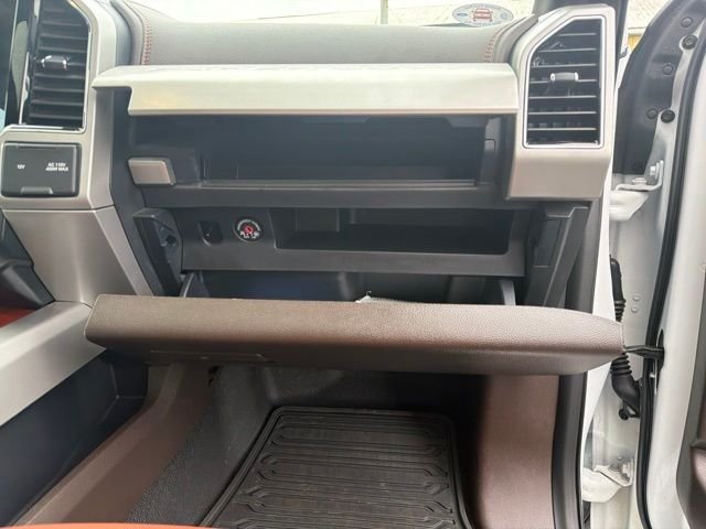 Used 2022 White Ford King Ranch image 44