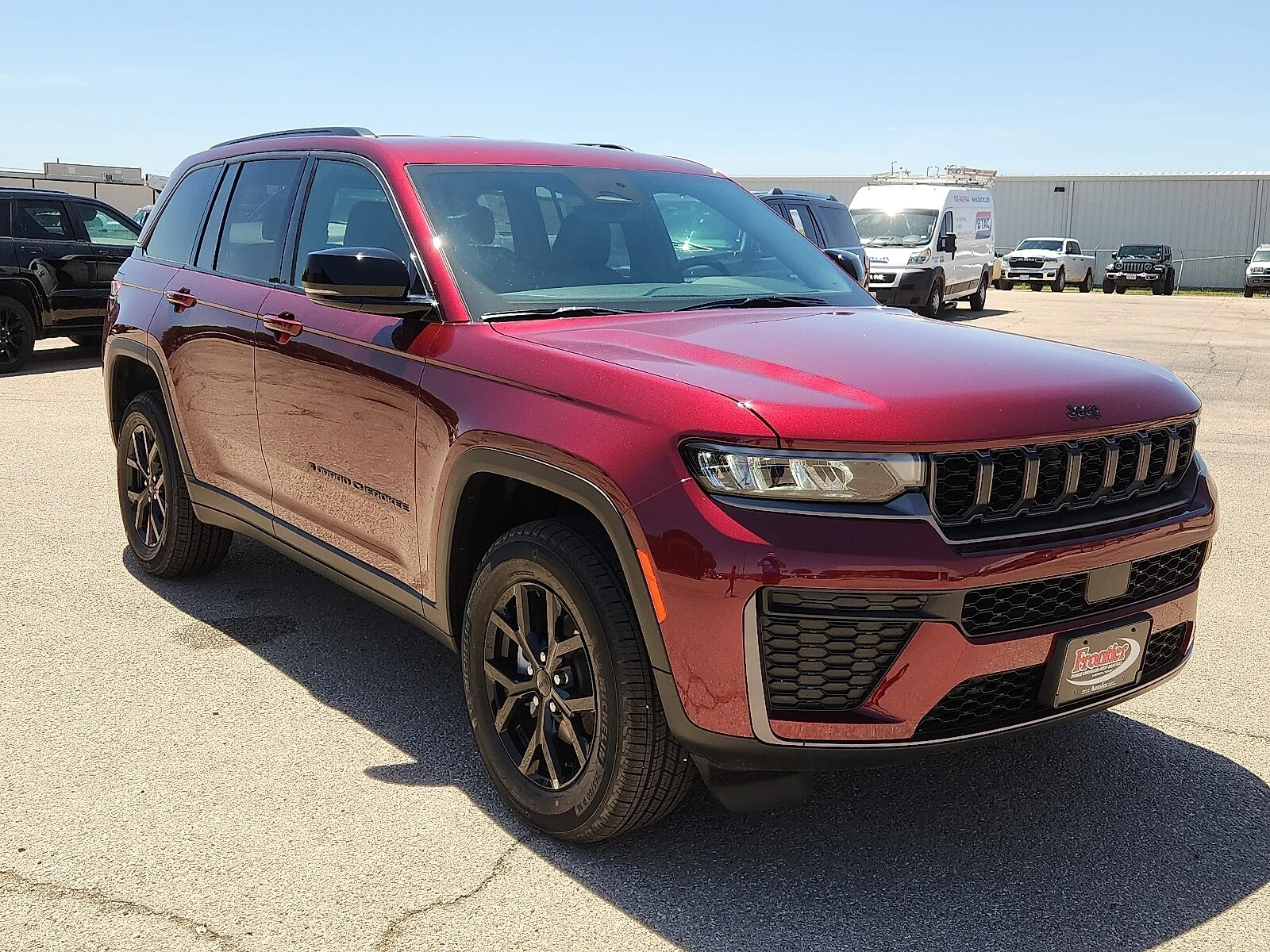 New 2026 Velvet Red Pearl-Coat  Paint Jeep LAREDO ALTITUDE 4X4 image 6
