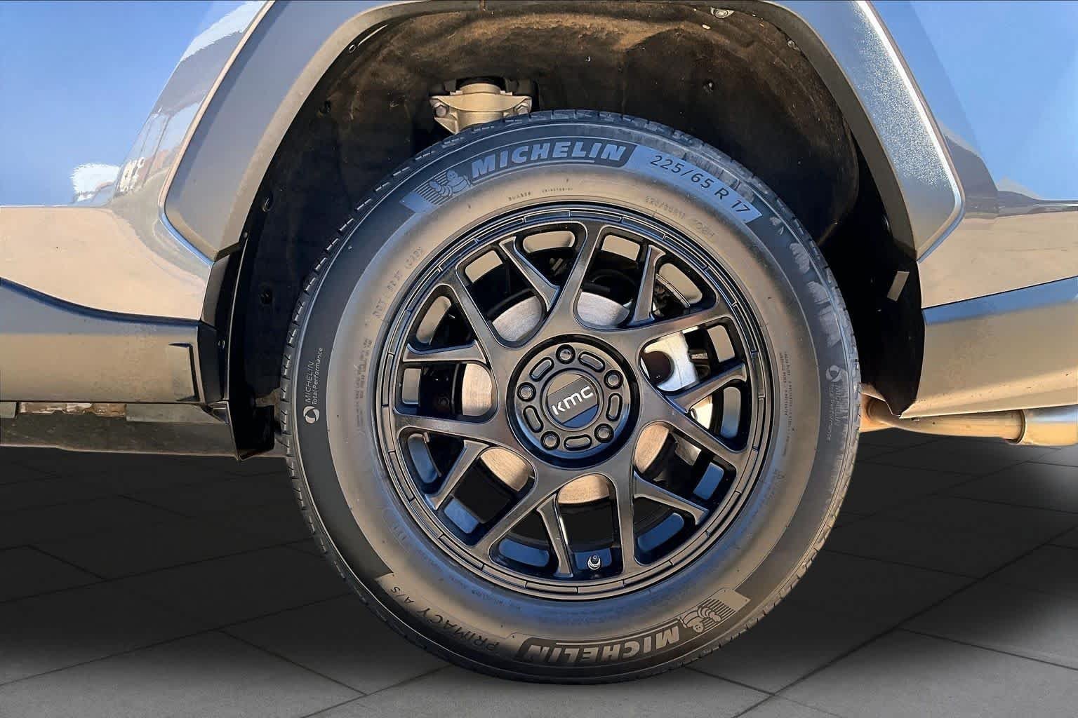 Used 2022 Magnetic Gray Metallic Toyota LE image 9
