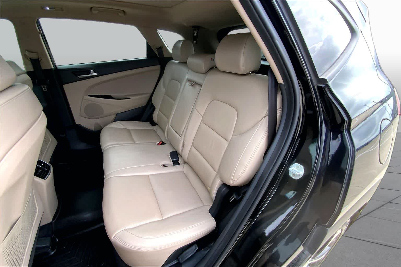 Used 2016 Ash Black Hyundai Limited image 21
