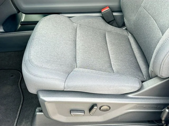 New 2026 Oxford White Ford Active image 14