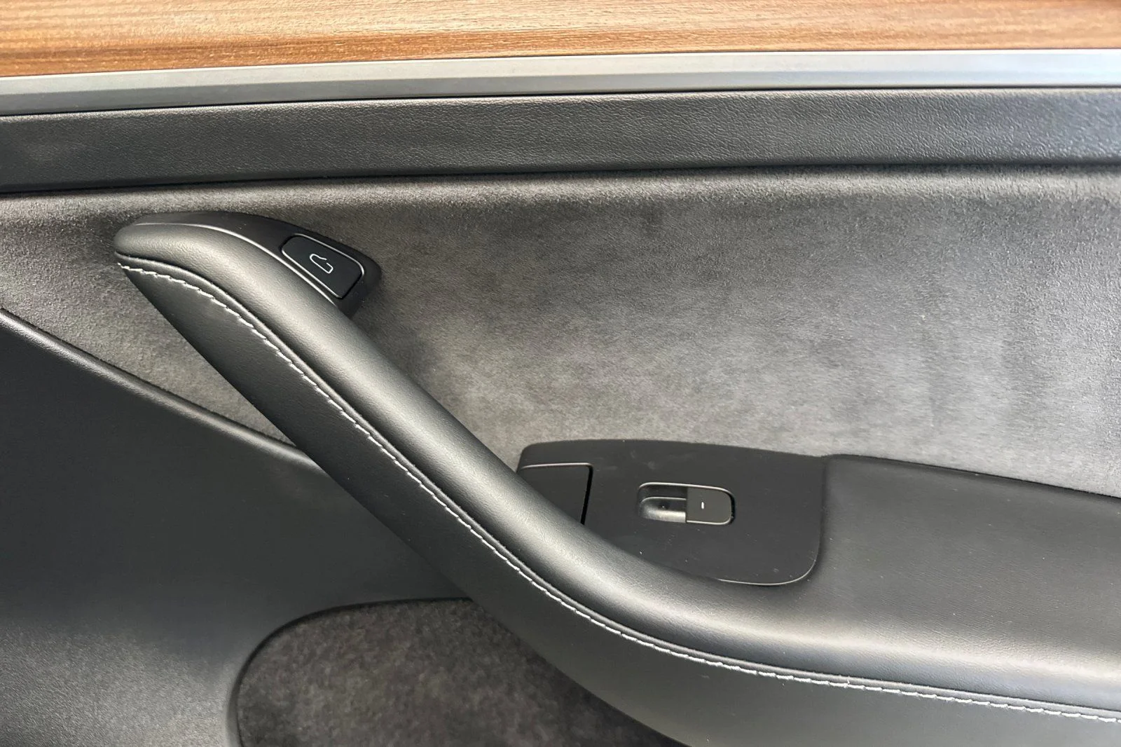 Used 2024  Tesla Long Range image 22