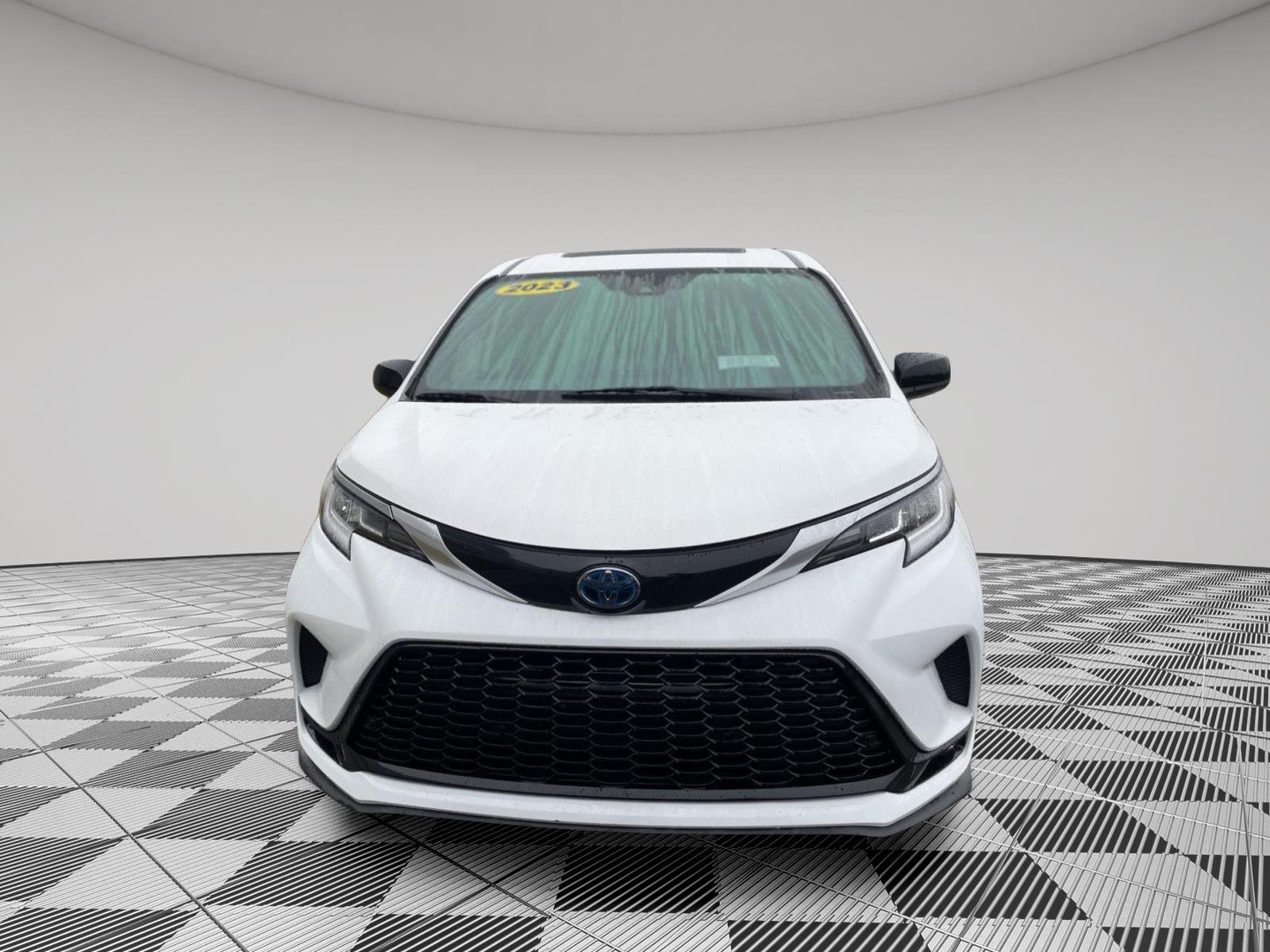 Used 2023 Toyota Sienna XSE with VIN 5TDXSKFC0PS080932 for sale in Kansas City