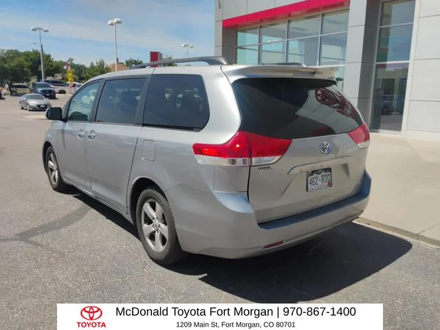 Used 2011 Silver Toyota LE image 3