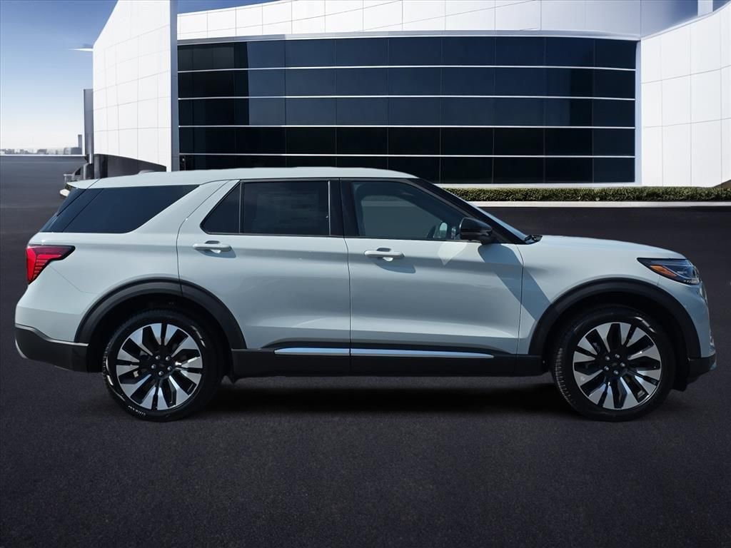 New 2027 Avalanche Gray Ford Platinum™ image 4