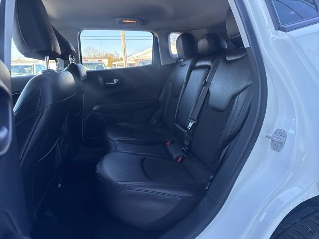 Used 2021 White Clearcoat Jeep Latitude image 11