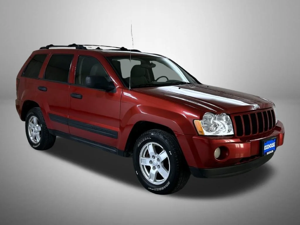 Certified Used 2006 Red Jeep Laredo image 3