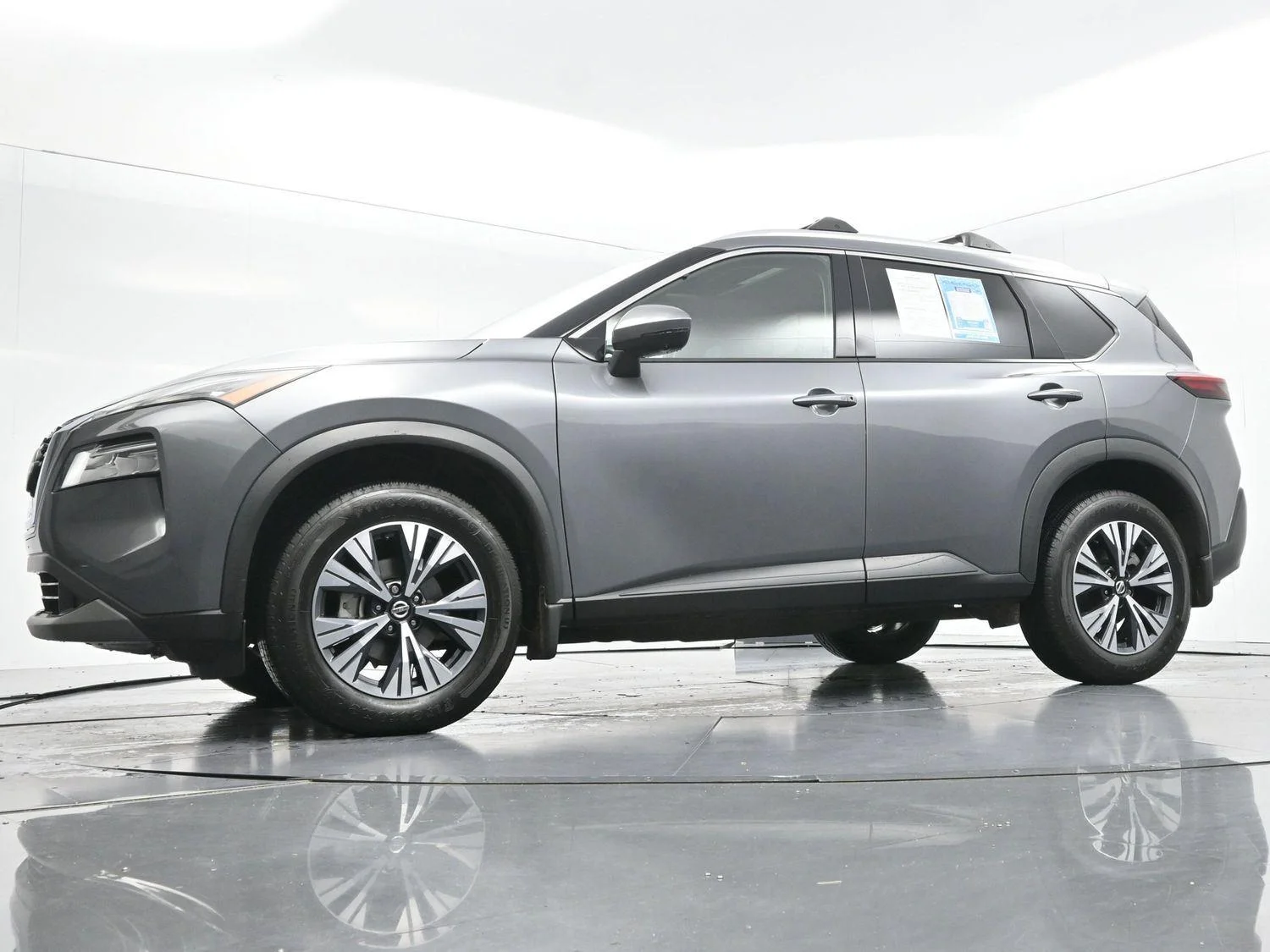 Used 2021 Gun Metallic Nissan SV image 47