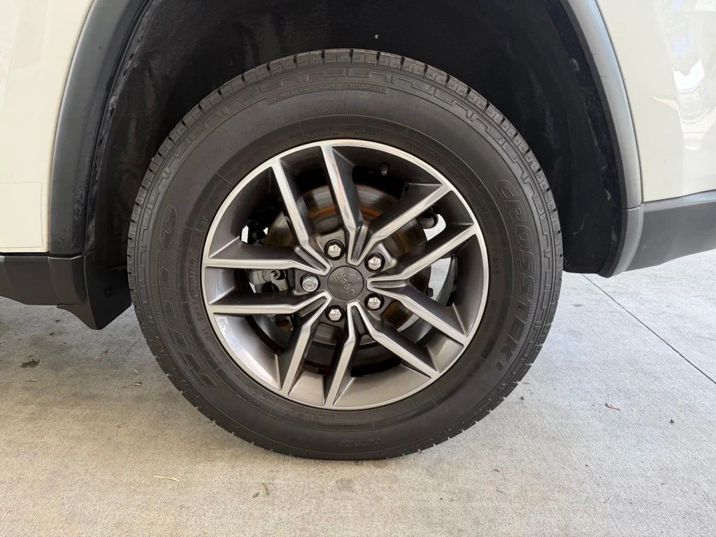Used 2020 White Jeep Limited image 21