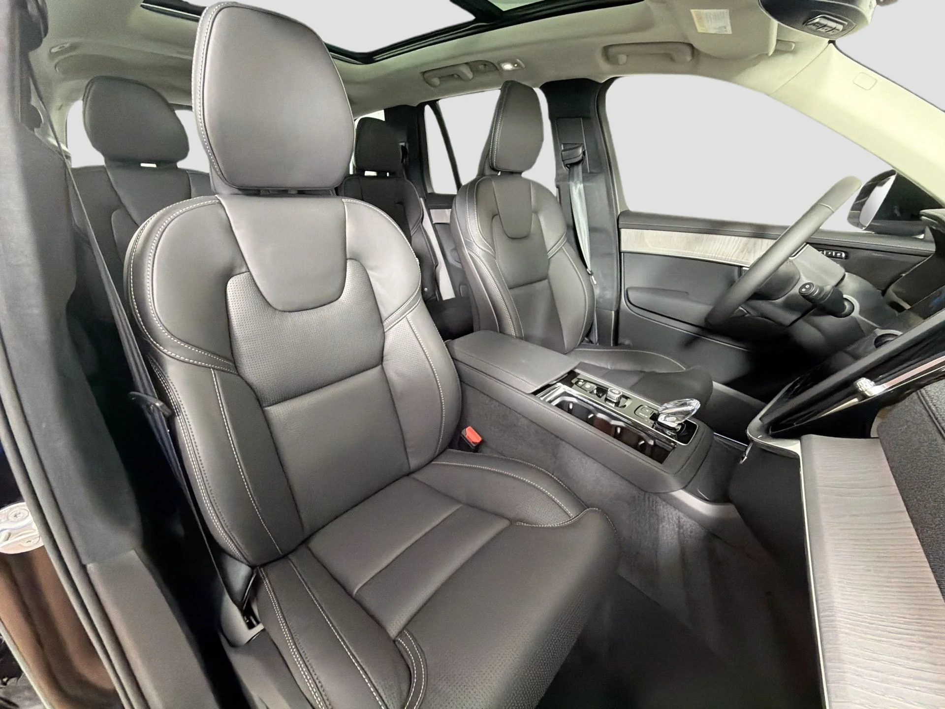 New 2026 Black Volvo T8 Ultra image 29
