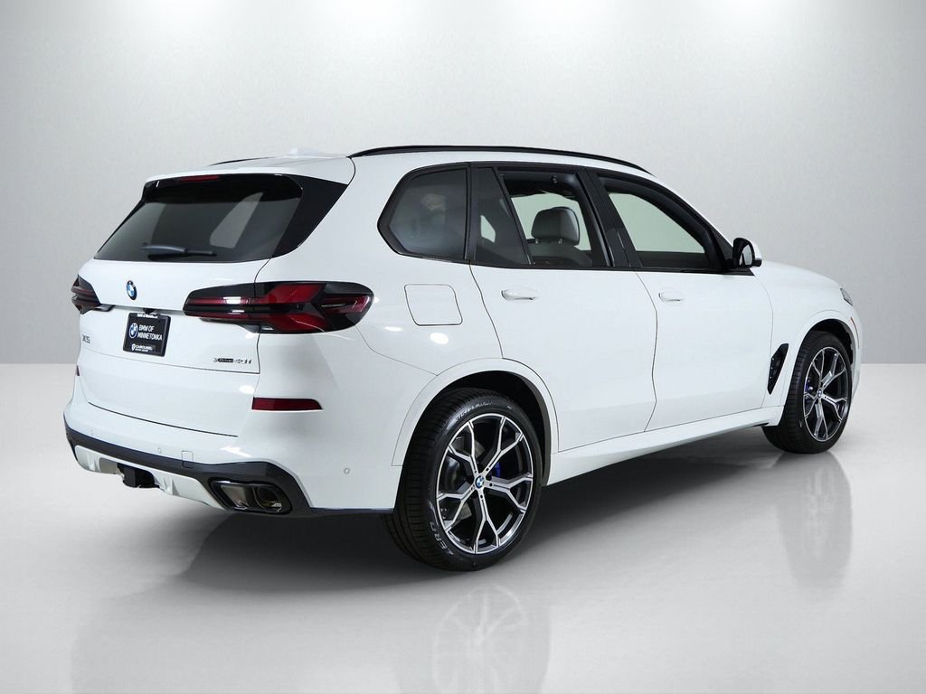 New 2026 Alpine White BMW xDrive40i image 9