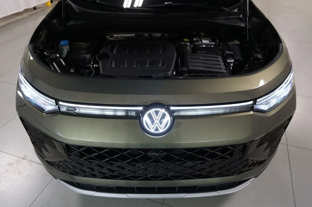 New 2026 Avocado Green w/Deep Black Roof Volkswagen 2.0T SEL R-Line Turbo image 34