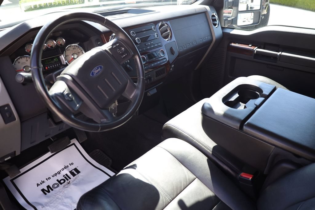Used 2010 White Ford  image 12