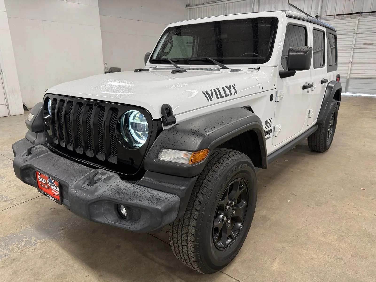 Used 2020 White Jeep Unlimited Sport image 2