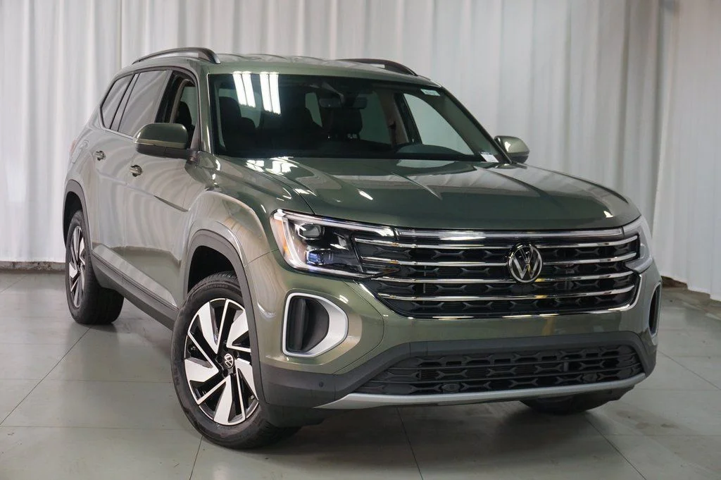 New 2026 Green Volkswagen 2.0T SE w/Technology image 4