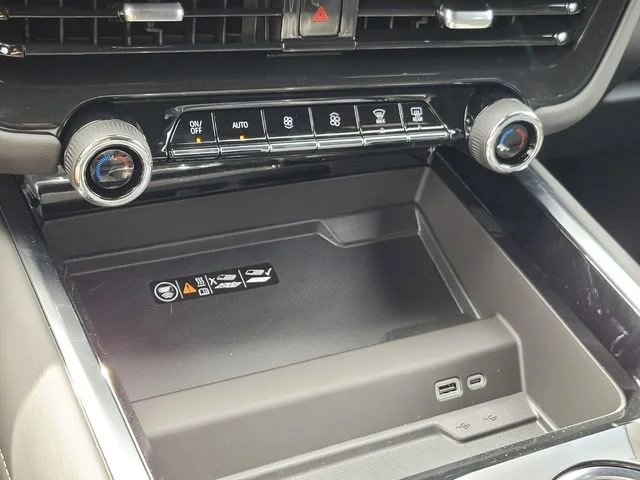 2025 Chevrolet Suburban Premier - Photo 24