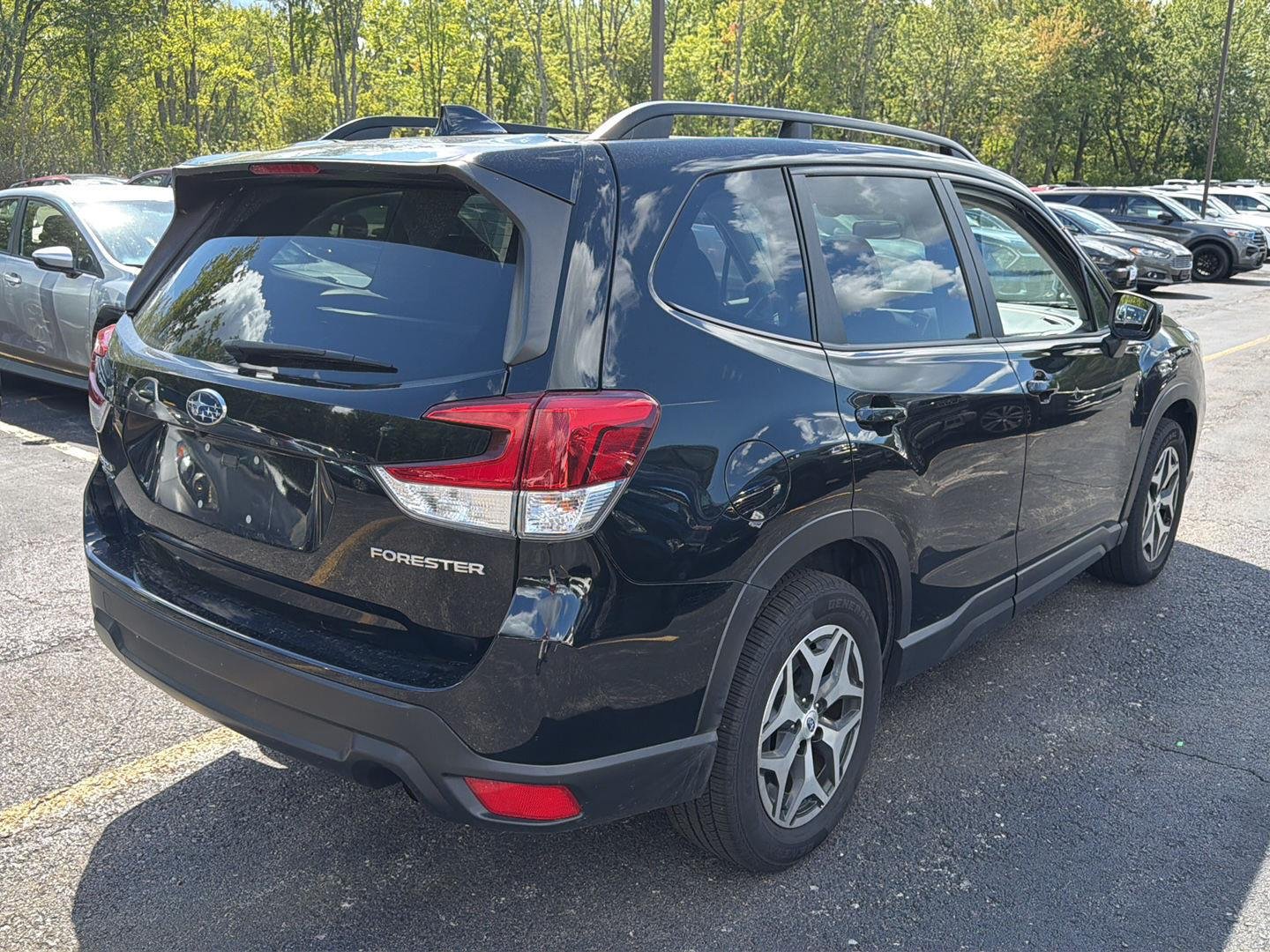 Used 2019 Crystal Black Silica Subaru Premium image 11