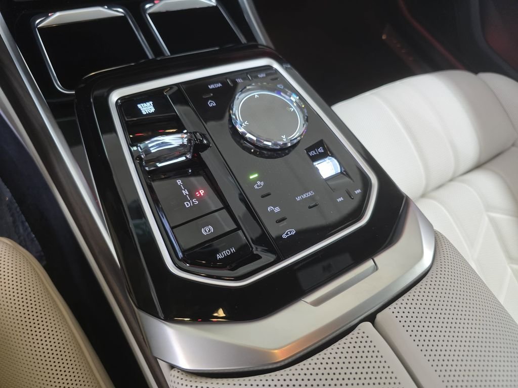 New 2026 Black Sapphire Metallic BMW 760i xDrive image 13