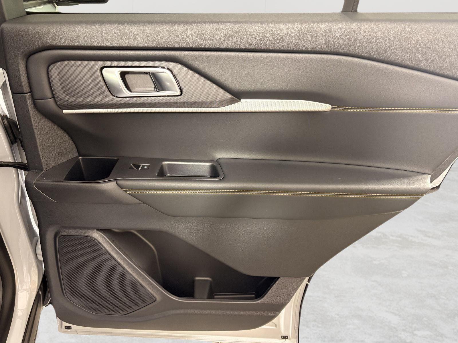 New 2026 Space White Metallic Ford Tremor® image 22