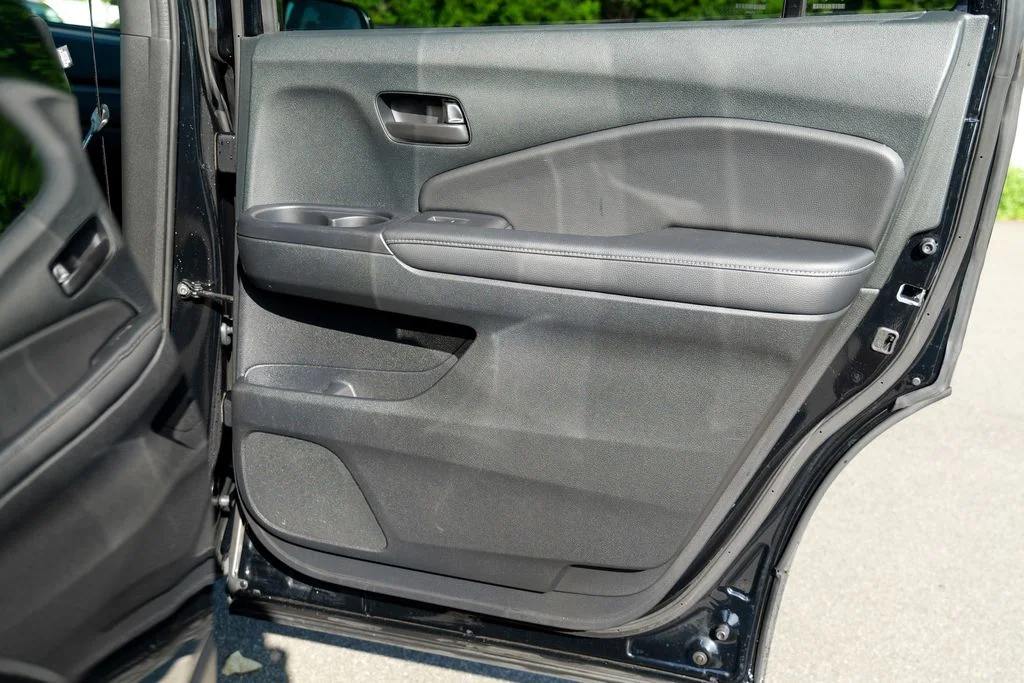 Used 2023 Black Honda EX-L image 29