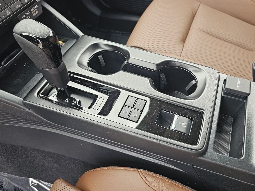 New 2026 CRYSTAL BLACK SILICA Subaru Touring XT image 34