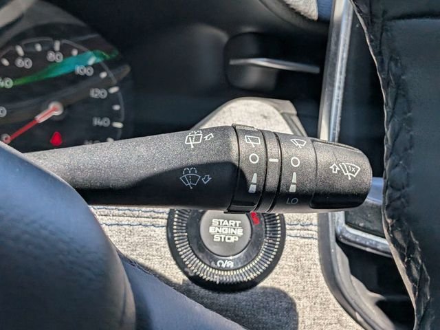 Used 2024 White Jeep Latitude image 29