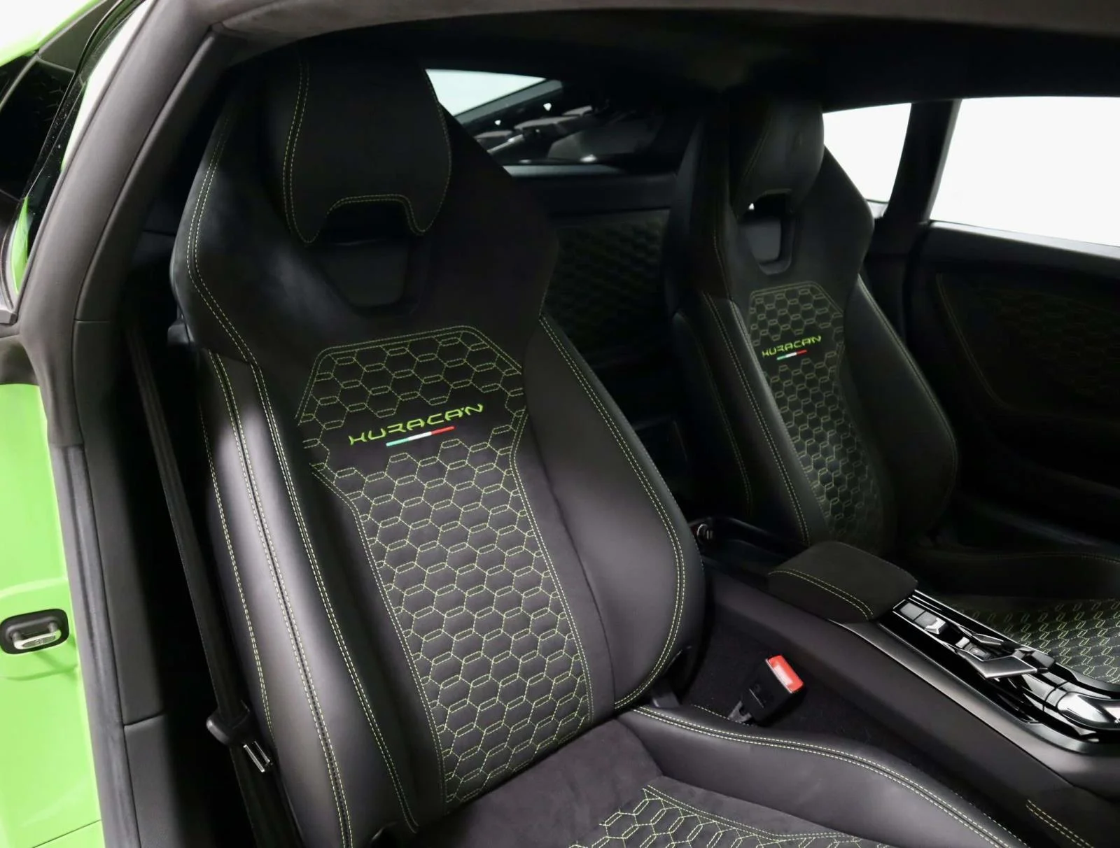 Used 2018 Verde Mantis Pearl Effect Lamborghini RWD Coupe image 14