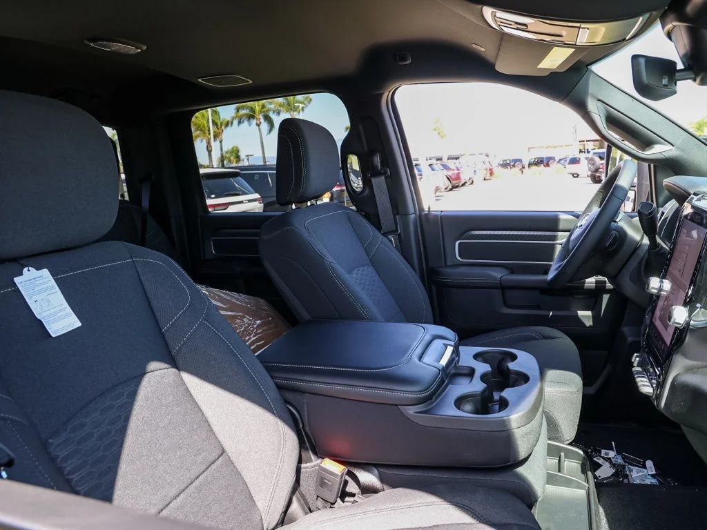 New 2026 Granite Crystal Metallic Clear-Coat Exterior Paint RAM Big Horn Sport Appearance image 19