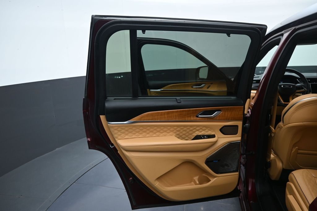 Used 2025 Red Jeep Summit Reserve image 30