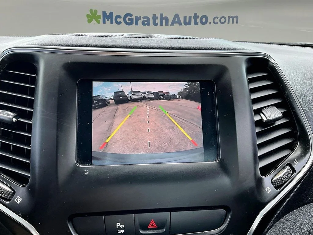 Used 2020 Gray Jeep Latitude Plus image 17