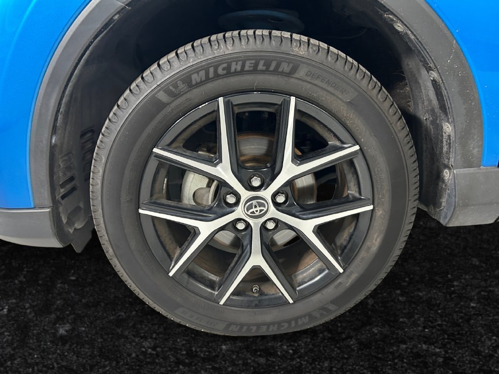 Used 2016 Blue Toyota SE image 24